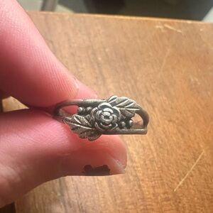 Vintage sterling silver ring